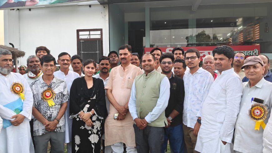 चन्द्रशेखर प्रजापति को मिला “भाषाविद् डॉ. सुंदर लाल राठौर सम्मान” क्षेत्र में खुशी की लहर, शुभचिंतकों ने दी शुभकामनाएं 
